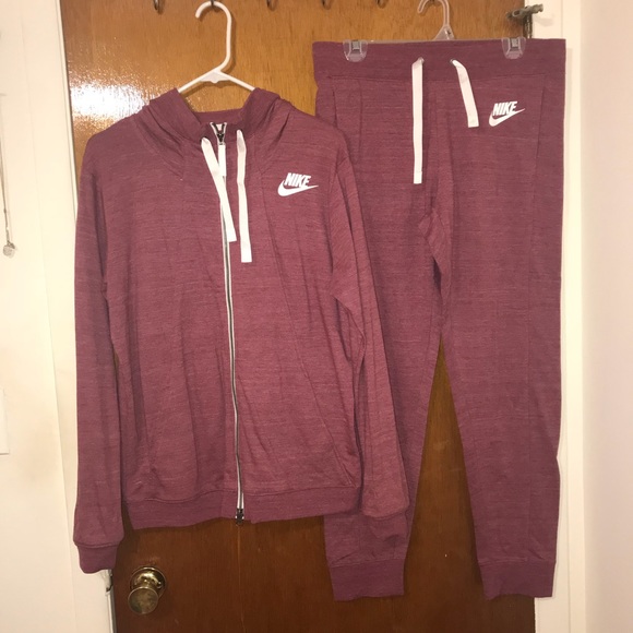 Nike Pants - Nike Lightweight Sweatsuit